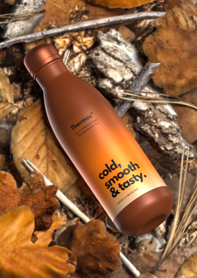 thermosflasche auf einem stapel von herbstblättern 3d mockups 3D Template